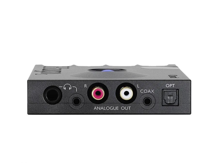 The output edge of the black Hugo 2: 6.35 mm and 3.5 mm headphone jacks, RCA analogue outputs for right and left, coaxial and optical inputs
